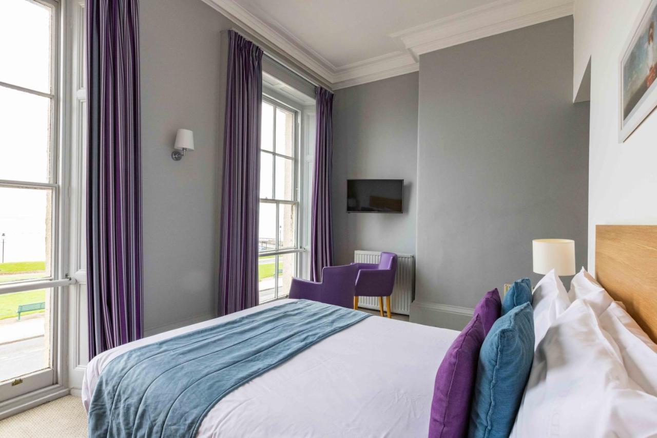 Royal Whitby Hotell Exteriör bild