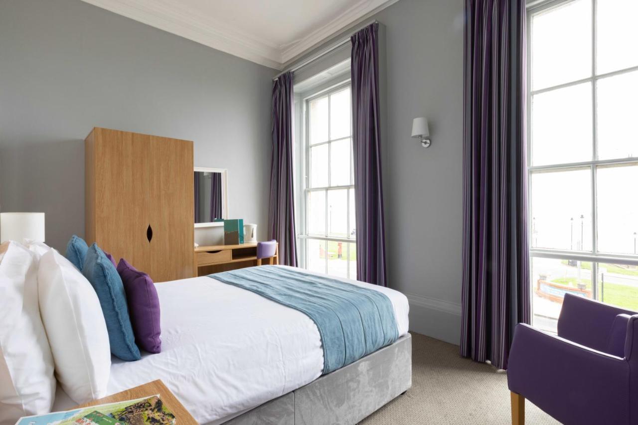 Royal Whitby Hotell Exteriör bild