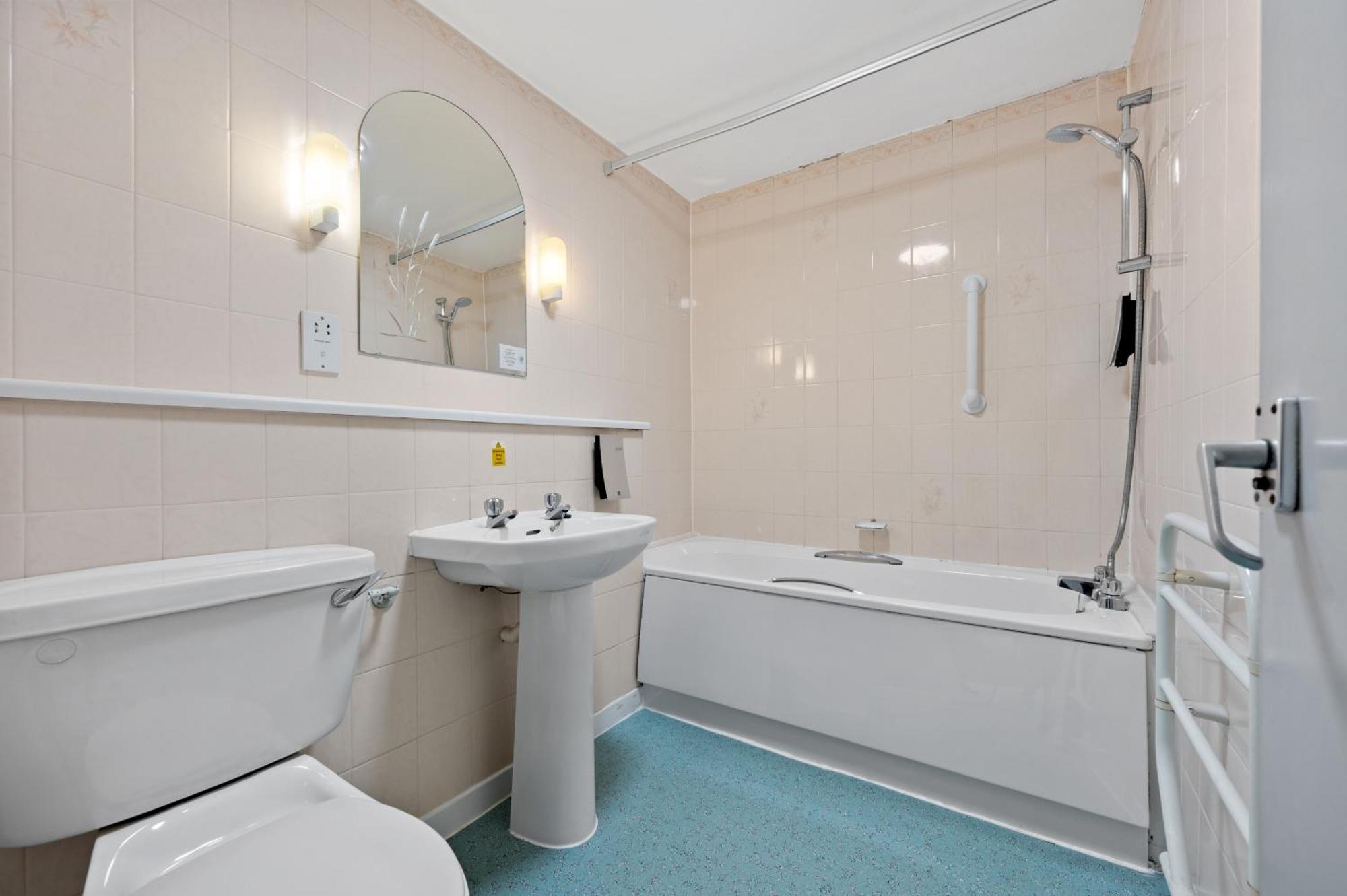 Royal Whitby Hotell Exteriör bild