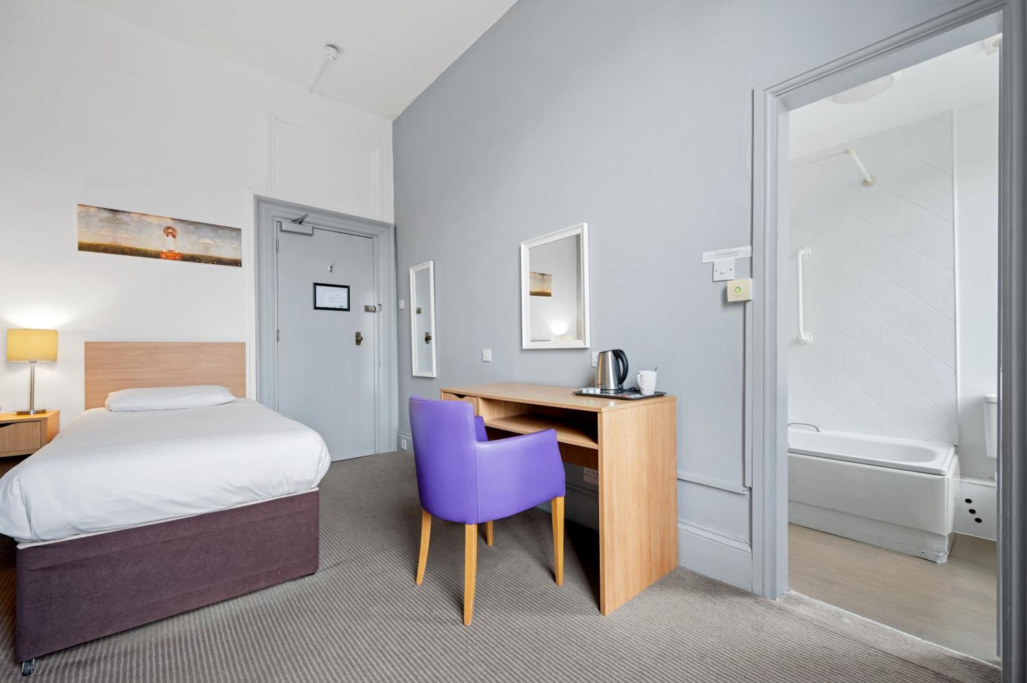 Royal Whitby Hotell Exteriör bild