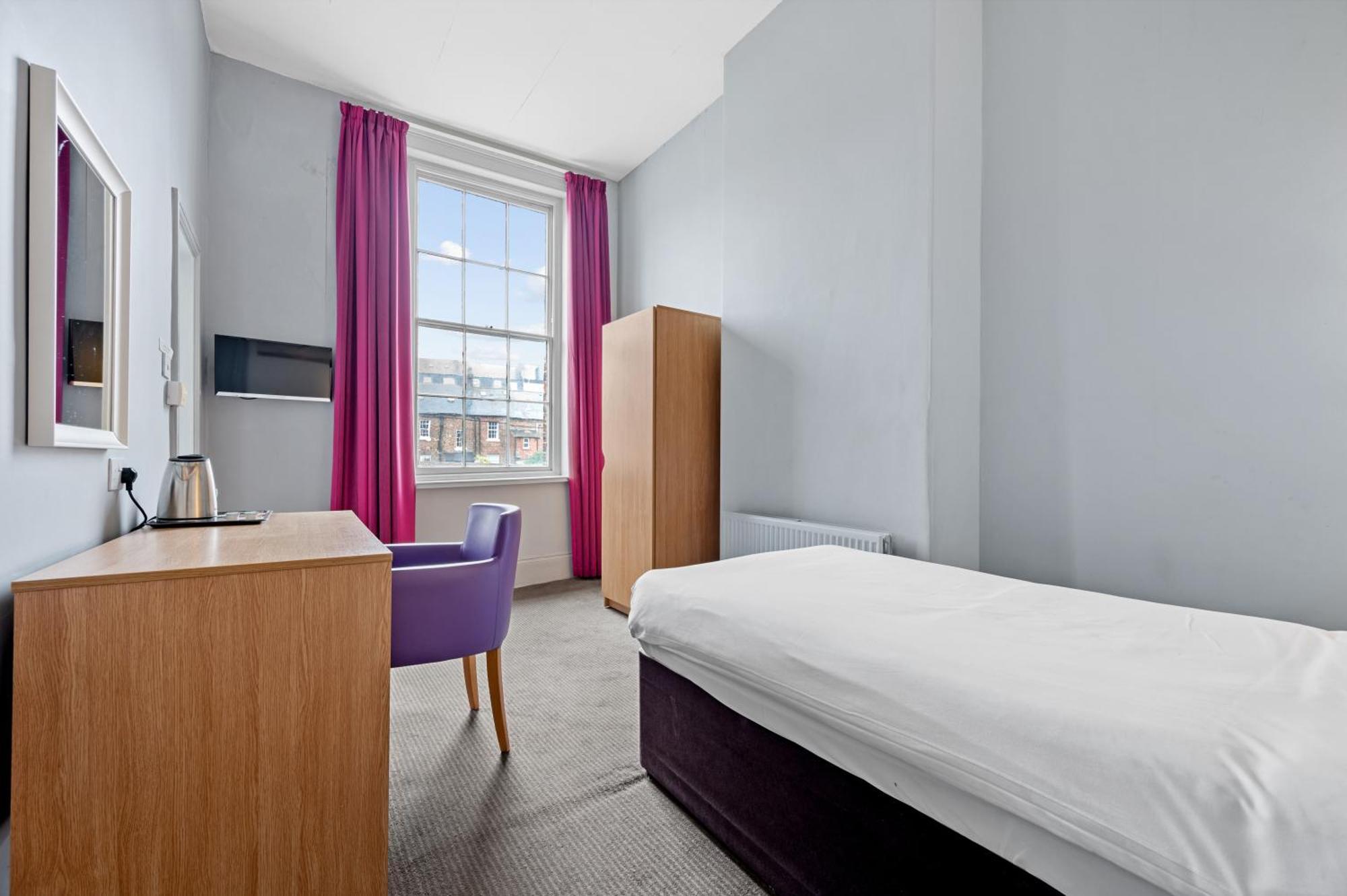 Royal Whitby Hotell Exteriör bild