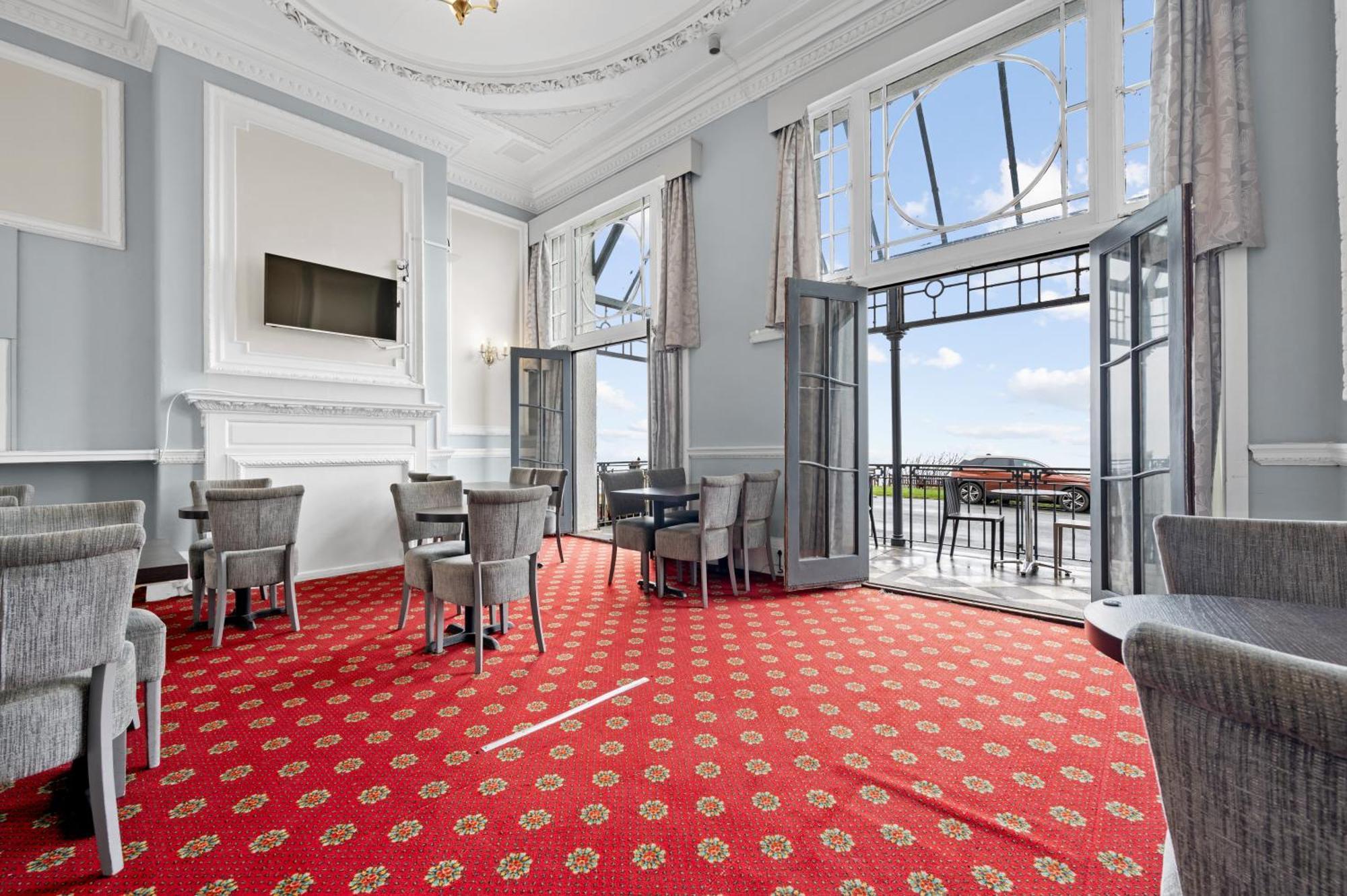 Royal Whitby Hotell Exteriör bild
