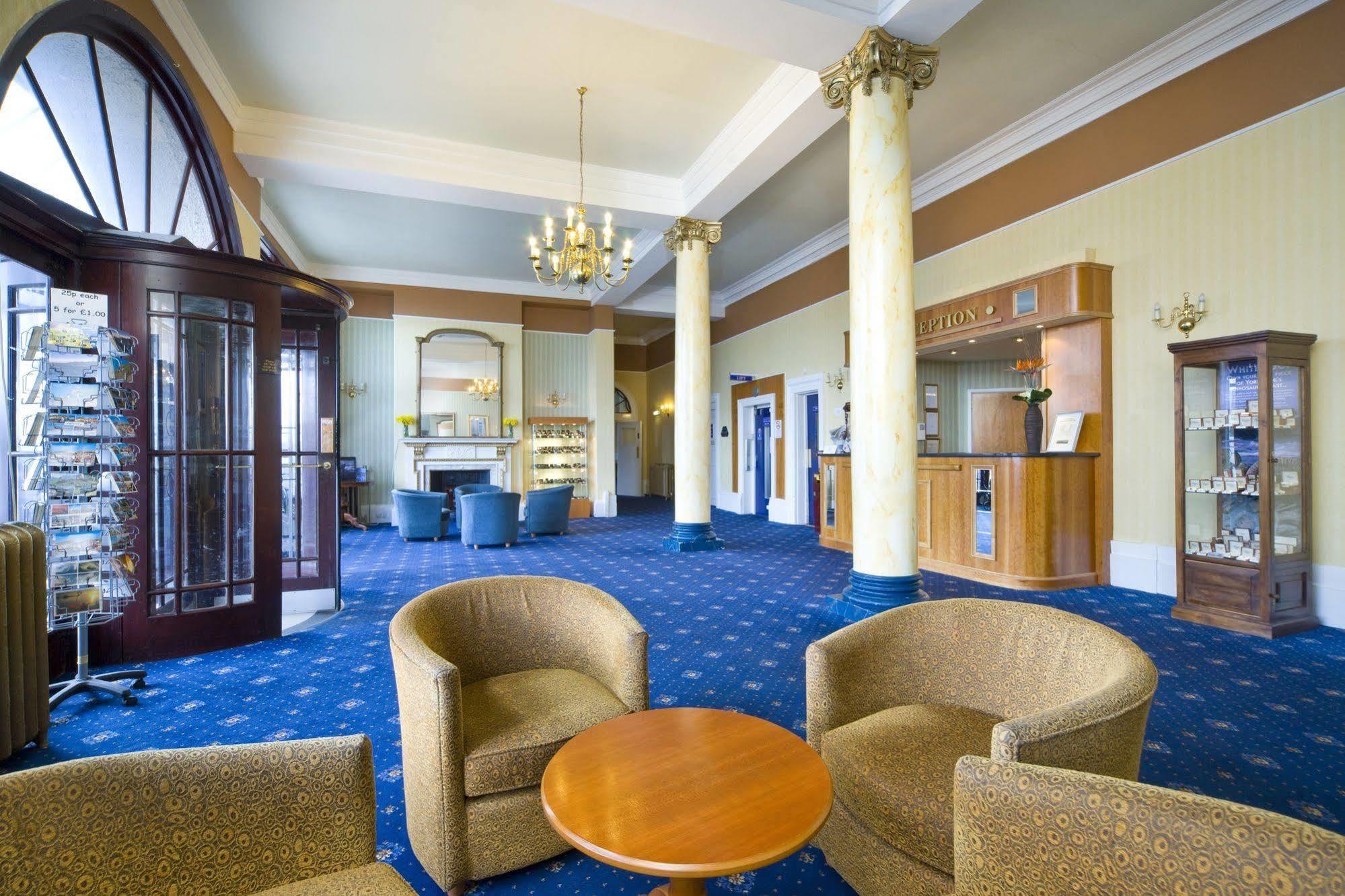 Royal Whitby Hotell Exteriör bild