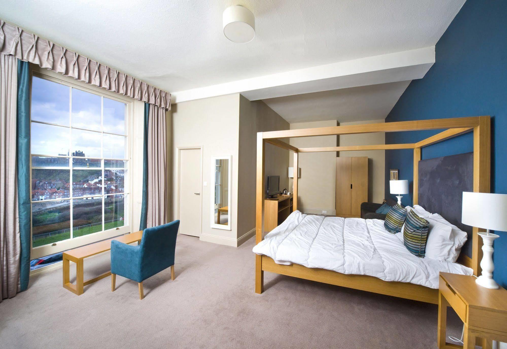 Royal Whitby Hotell Exteriör bild